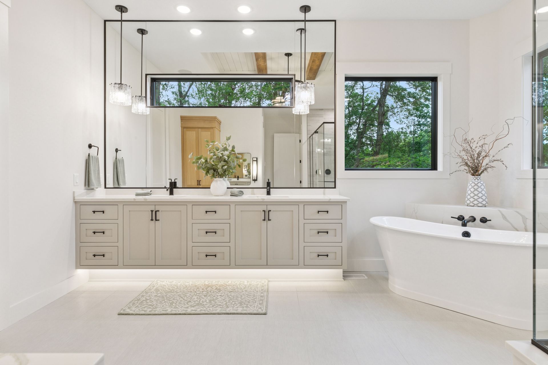 Spa-like owner’s suite